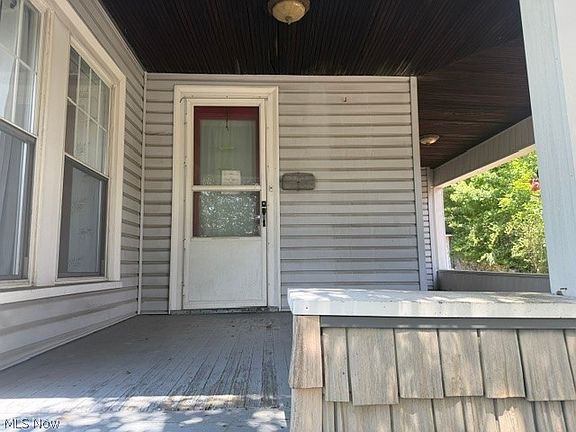3rd image of 261 E Main St