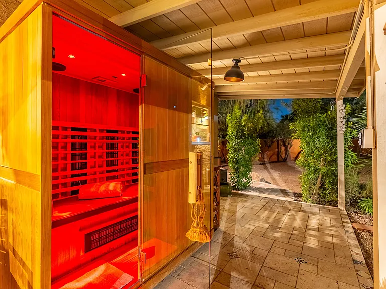 372 W Amoroso Dr — Photo 125