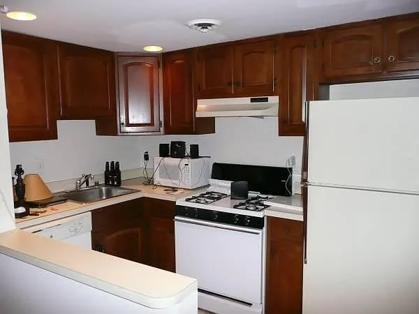 1012 E Capitol St SE #B — Photo 6