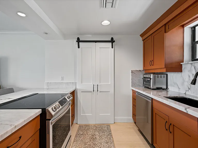 11842 Pebblewood Dr #202 — Photo 8