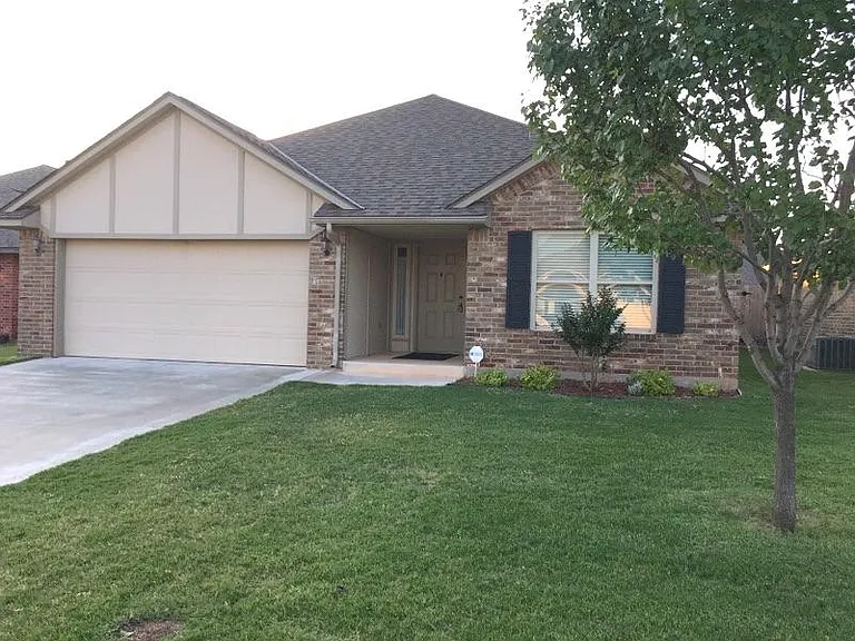 17612 Black Hawk Dr — Photo 2