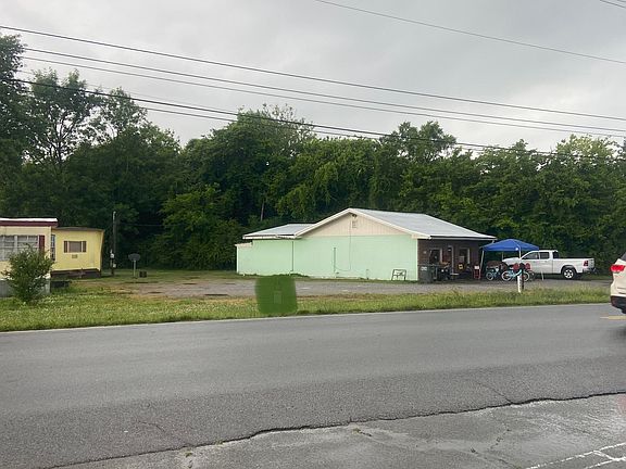 5th image of 3274 Lakeview Dr