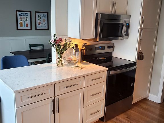 4th image of 1900 Richard Jones Rd APT V9