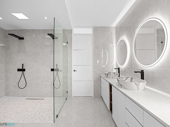 4th image of F7 Calle Casa Br