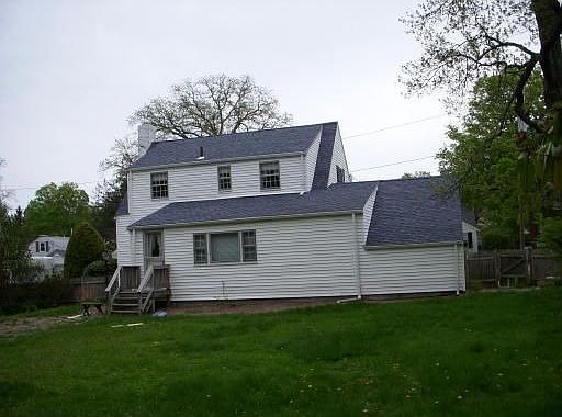 3rd image of 60 Kingman St