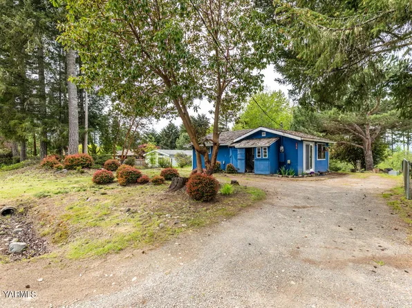 1690 E Trails Rd, Belfair, WA 98528