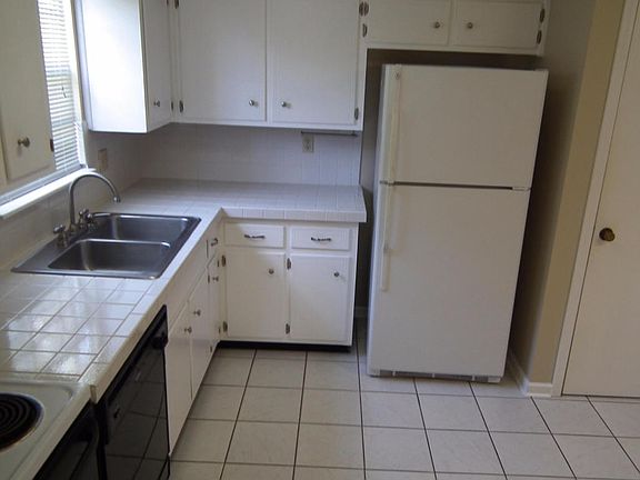 3rd image of 5515 Robert Scott Dr N