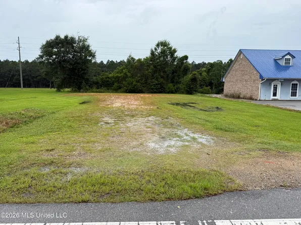 10393 Boney Ave, Diberville, MS 39540