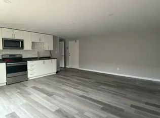 429 4th St E #1A, Cornwall, ON K6H 2J5