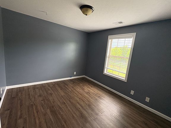 4th image of 1328 Freedom Dr