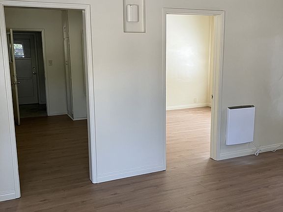5th image of 215 N Myrtle Ave #17362293
