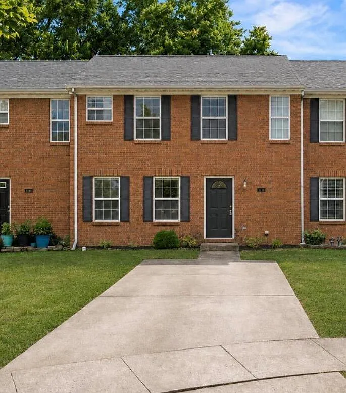 3 bed, 2.5 bath, 1225 sqft, $1,550 — Photo 1
