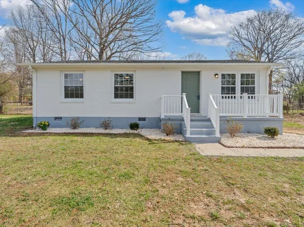 471 Briar Cliff Cir, Lynchburg, VA 24502