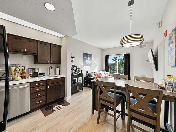 4th image of 8303 PALM PARKWAY