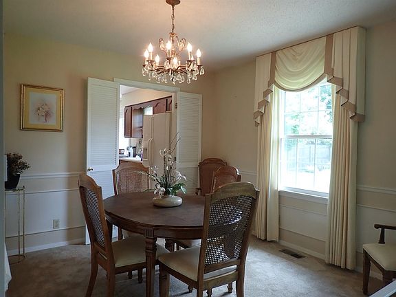 5th image of 4728 Wicklow Dr