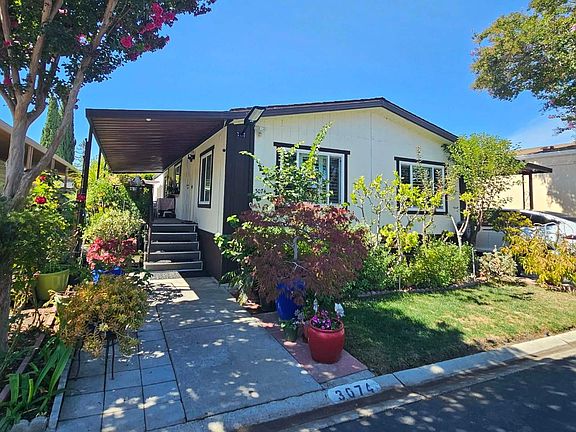 2nd image of 3074 Oakbridge Dr #3074