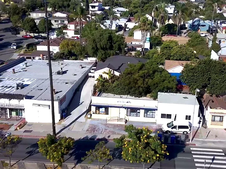 1135 Highland Ave — Photo 14