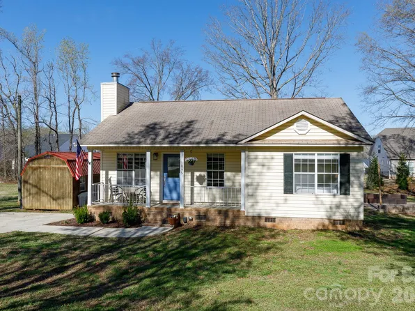 1095 Deertrack Dr, Rock Hill, SC 29732