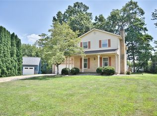 2758 Parkplace Dr, Uniontown, OH 44685
