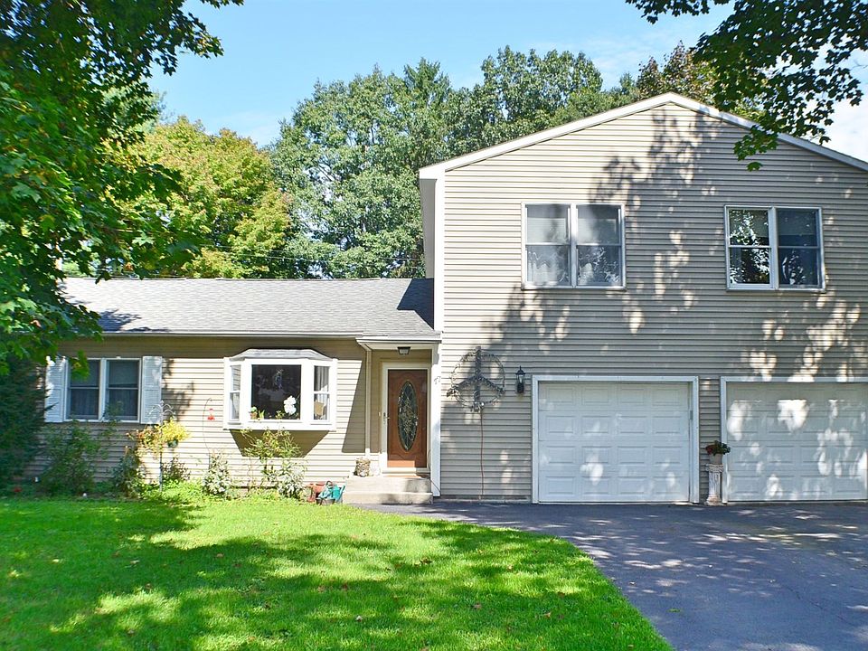 1st image of 17 Cortland Dr