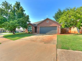 2101 Fair Meadow Dr, Edmond, OK 73003