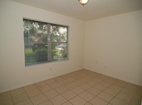 4th image of 606 Clearcreek Dr
