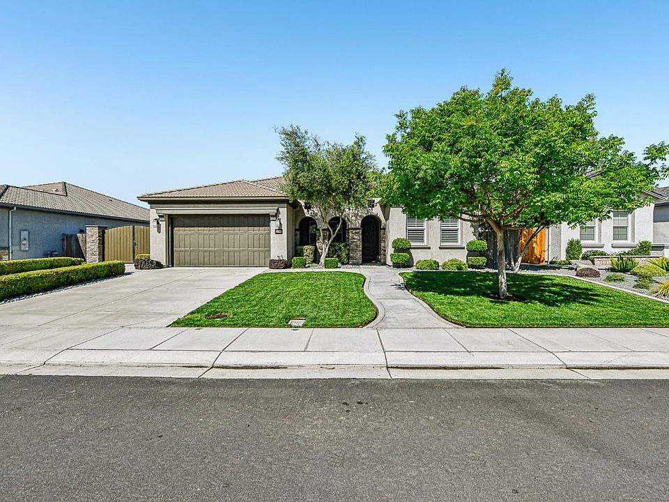 1st image of 2423 Finchwood Landing Ln