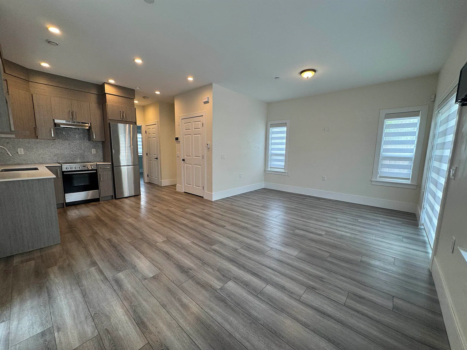 2 bed, 1000 sqft, $2,350 — Photo 4