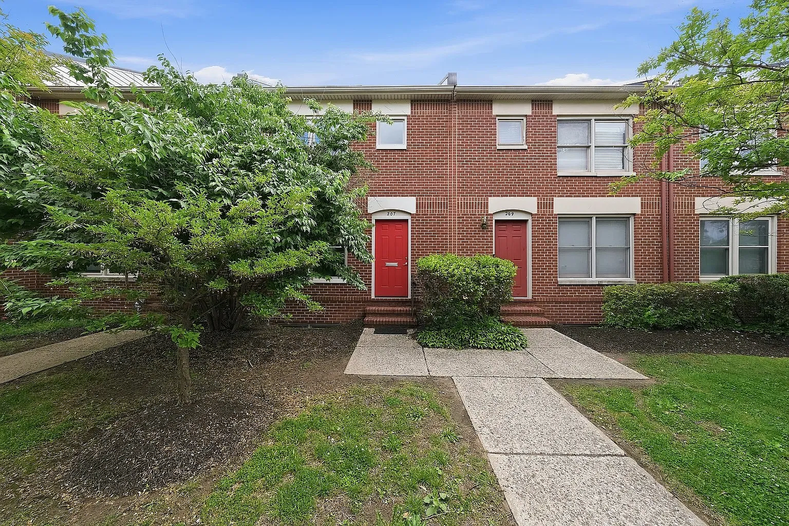 1 bed, 1890 sqft, $900 — Photo 2