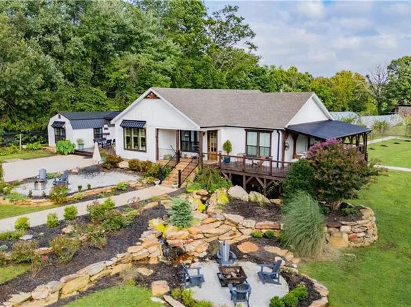 1009 Ray Loop Rd, Westfield, NC 27053