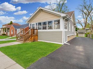 324 S West St, Crown Point, IN 46307