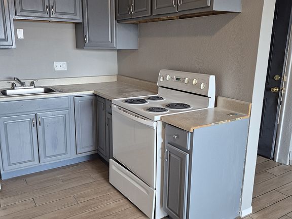 3rd image of 5038 El Camino Dr APT 61