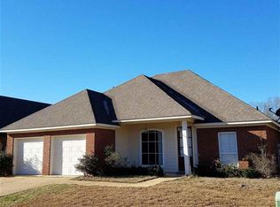 617 Chambord Dr, Brandon, MS 39042