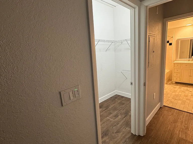 2320 W Azeele St #321 — Photo 9