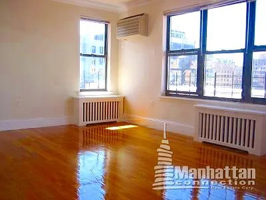 Rented by Manhattan Connection | media 1