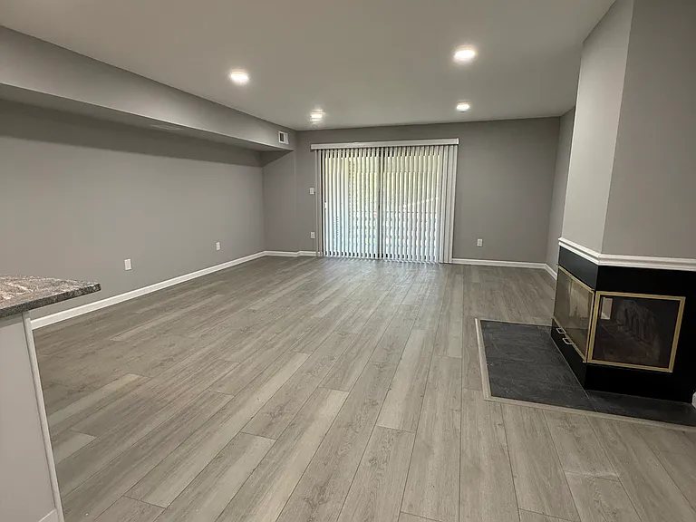 215 Stony Way — Photo 2