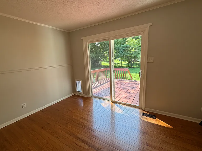 4001 Laurel Dr NW — Photo 5