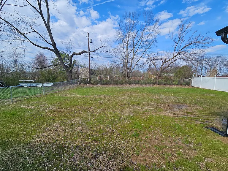 710 Orchard St — Photo 42