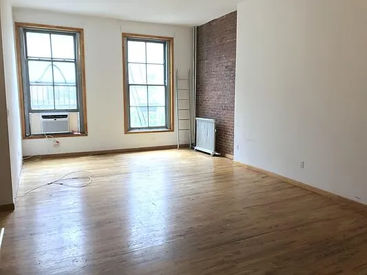 Rented by Triumph Property Group | media 7