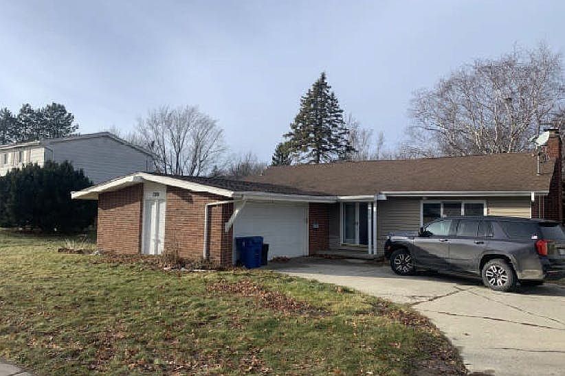 1st image of 720 E Grand Blanc Rd