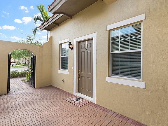 1502 SW 147 TERRACE, PEMBROKE PINES, FL 33027