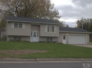 3008 Nelson Rd, Marshalltown, IA 50158