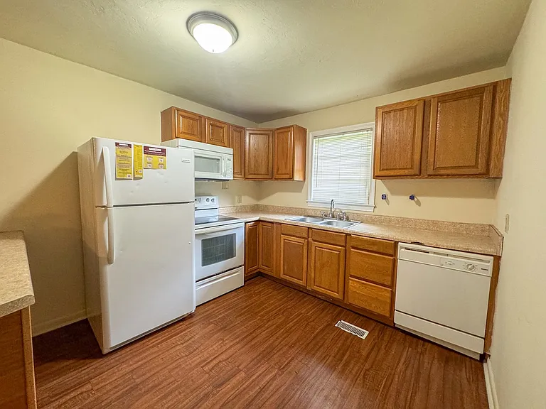 1502 Atkamire Dr — Photo 5