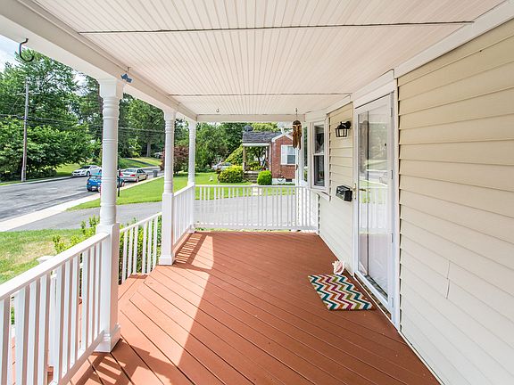 2nd image of 4102 Woodland Dr
