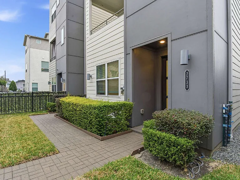 2733 Eado Edge Ct — Photo 6