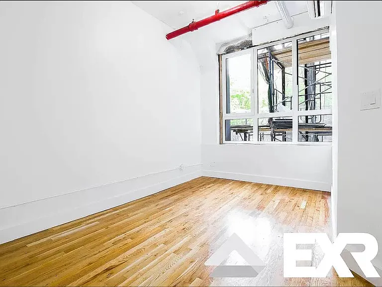 315 Berry St #107 — Photo 7