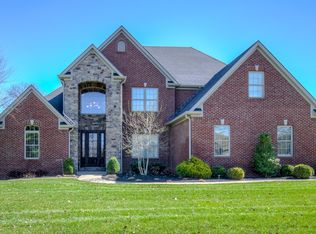 521 Country Ln, Frankfort, KY 40601