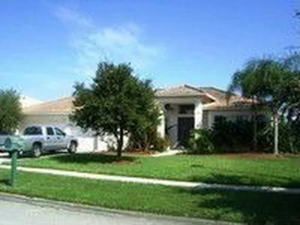 784 Grand Rapids Blvd, Naples, FL 34120