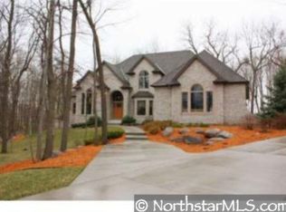 2048 Leavitt Woods Ln, Shakopee, MN 55379