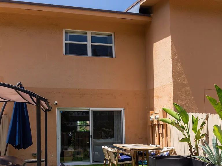 450 SE 7th St #232 — Photo 30